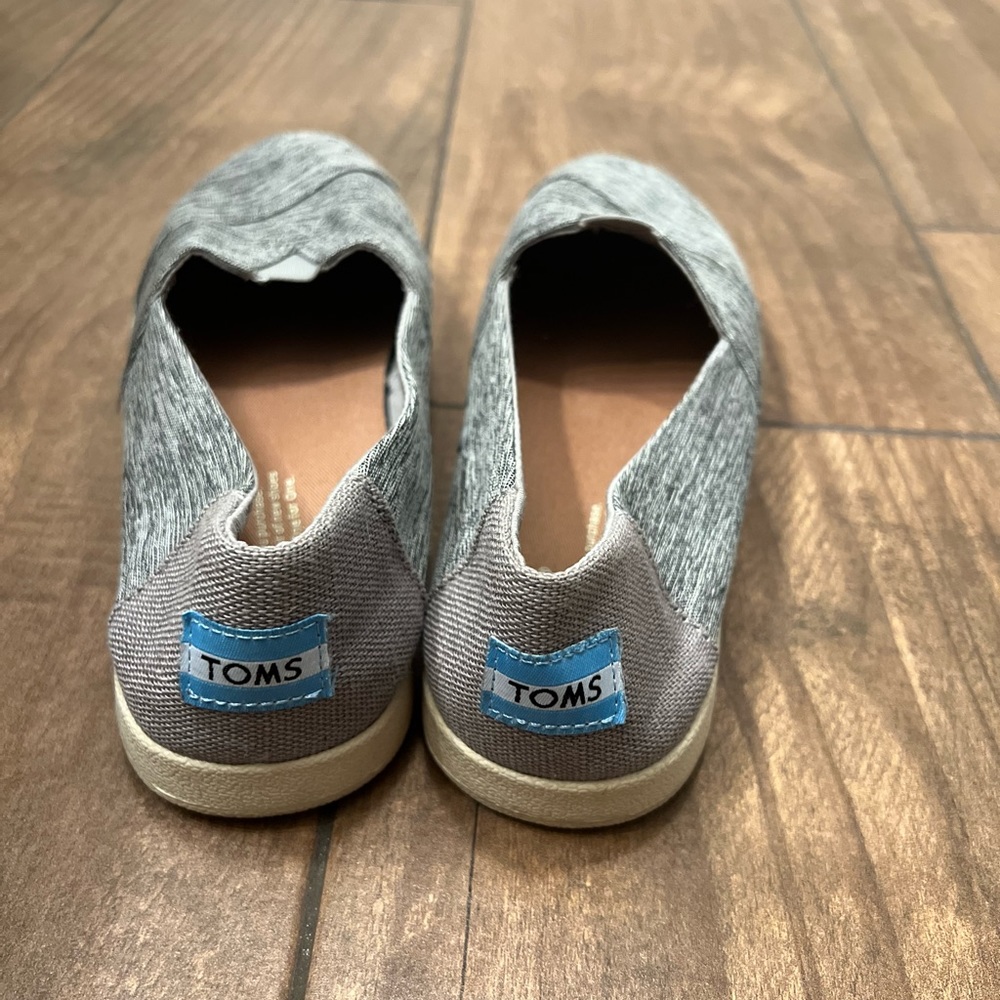 Women’s toms slip-on shoes 8.5